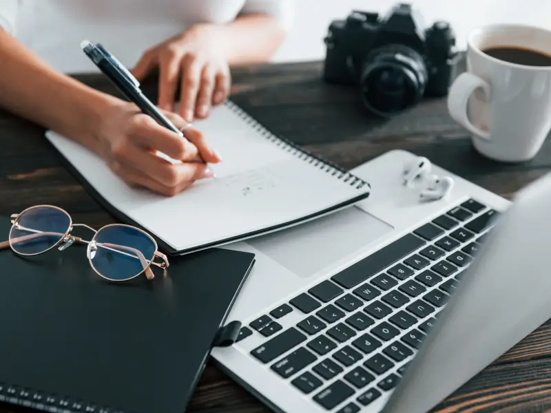 taking notes from a webinar